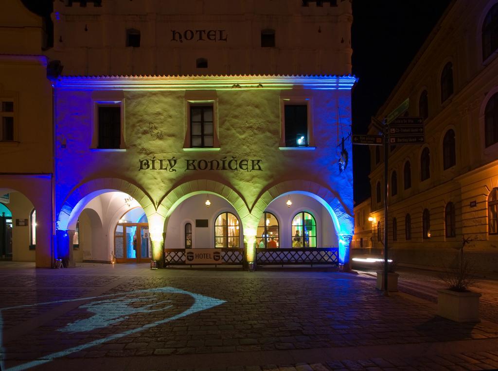 Hotel Bílý Koníček Trebon Exterior foto