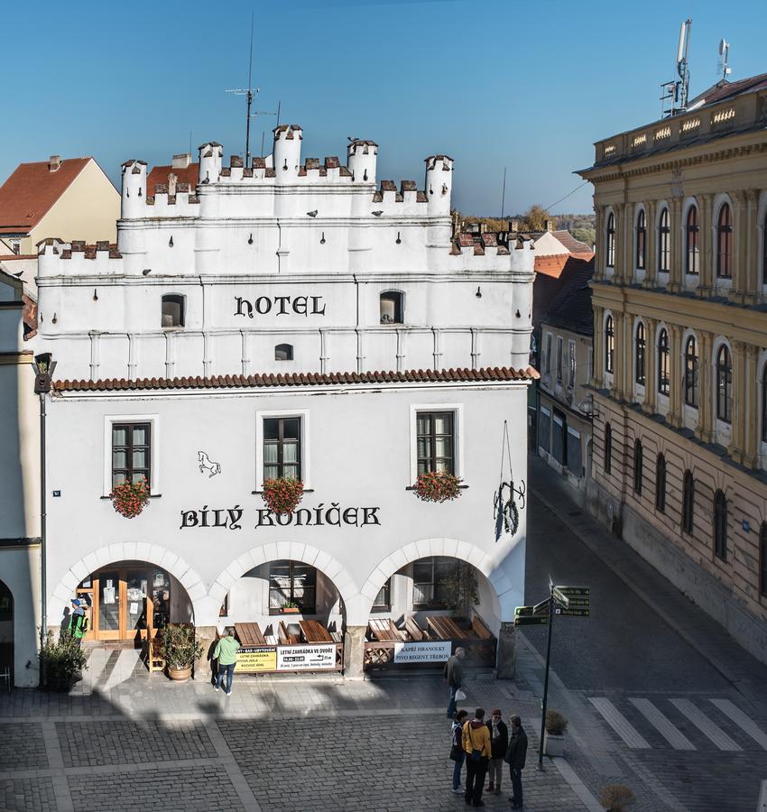 Hotel Bílý Koníček Trebon Exterior foto